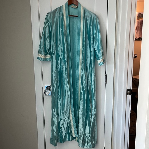 1970s Vintage Tiffany Blue Robe – Classics of California – Size M - Picture 2 of 5